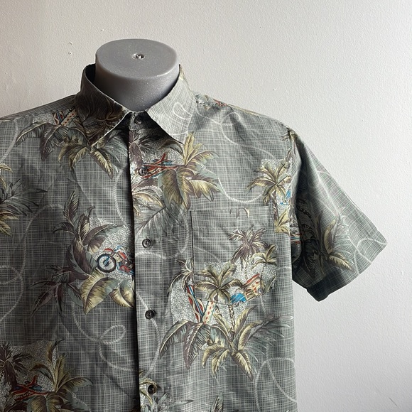 Large Hawaiian Style Button Down Shirt with Motorcycles Size Large - Picture 1 of 6